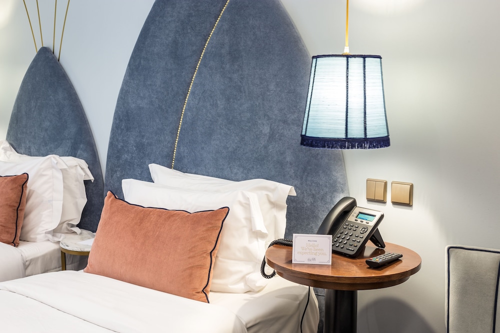THE LIFT BOUTIQUE HOTEL 40/81