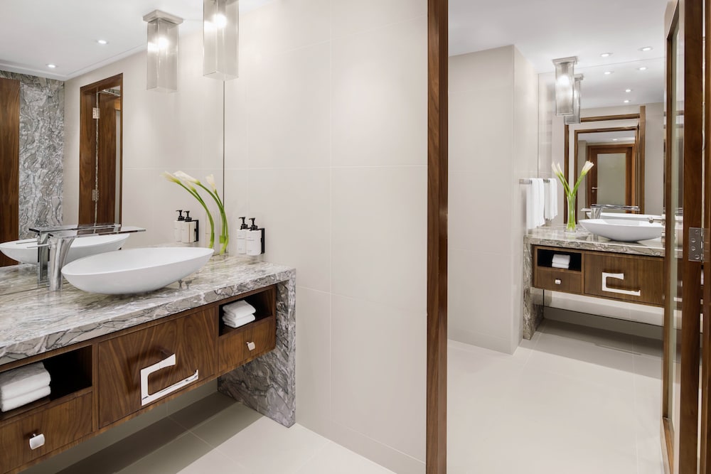 InterContinental Bahrain by IHG 77/77