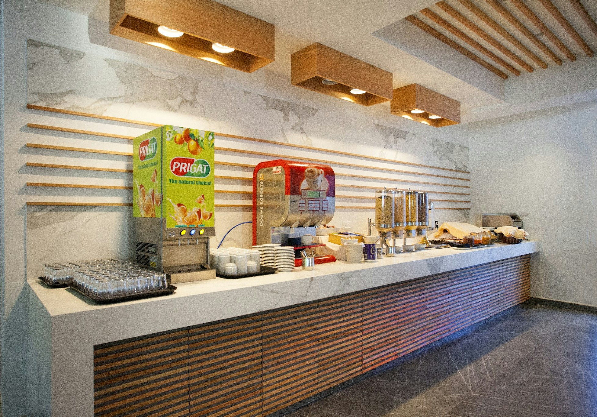 Pefkos City Hotel