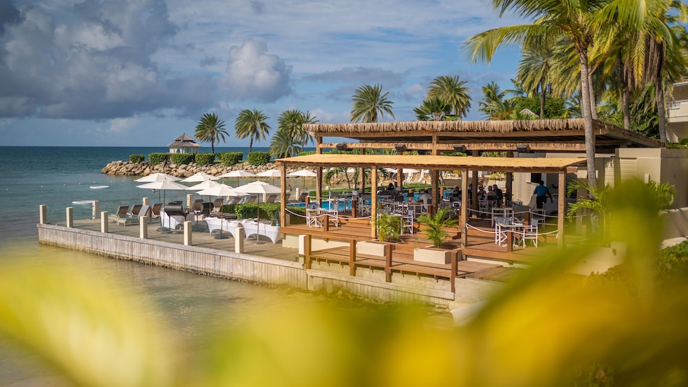 Cove Suites At Blue Waters 1/50