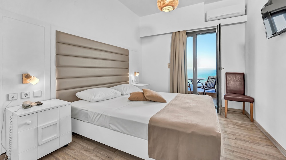 Sunset Beach Hotel 10/50