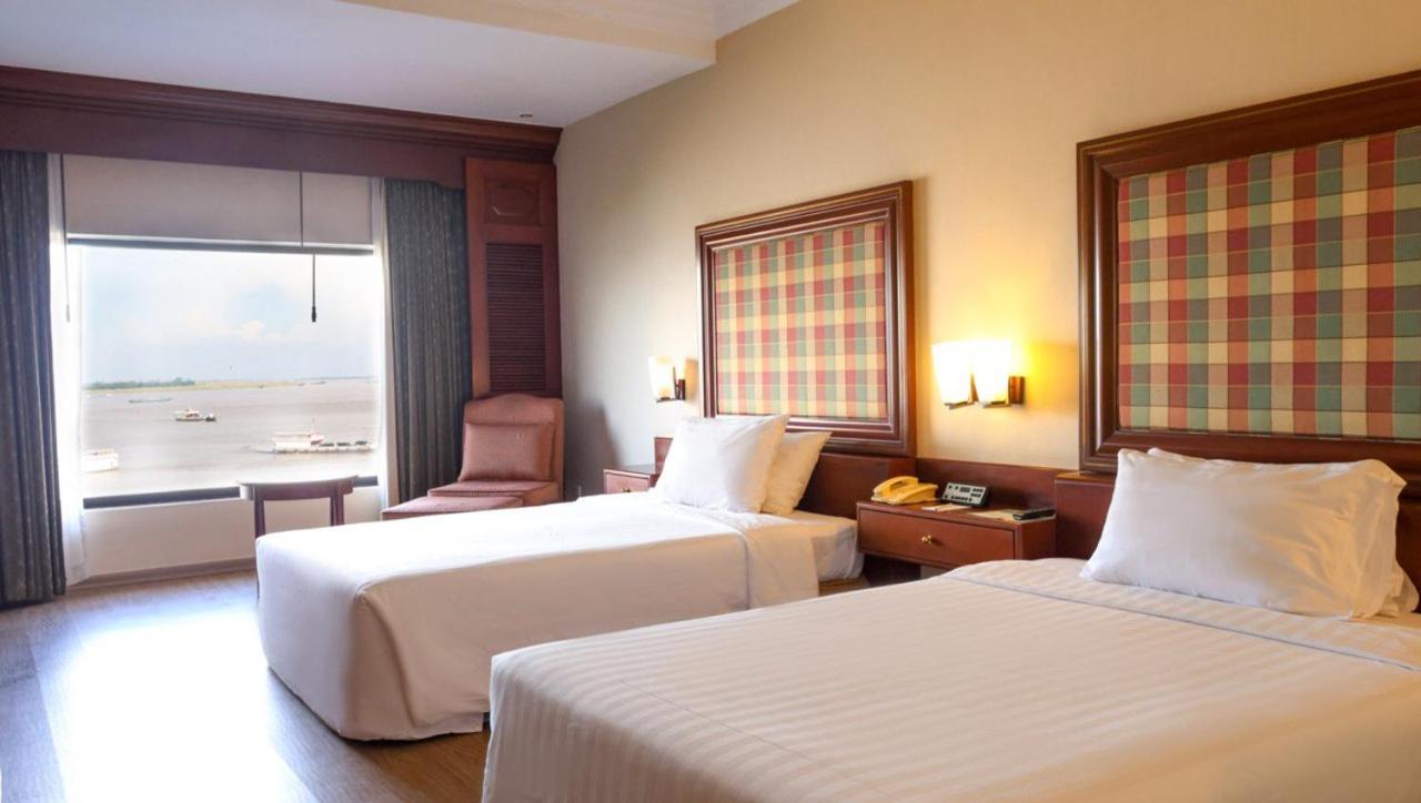 جناح تنفيذي بسرير كينج، Cambodiana Hotel 5/10