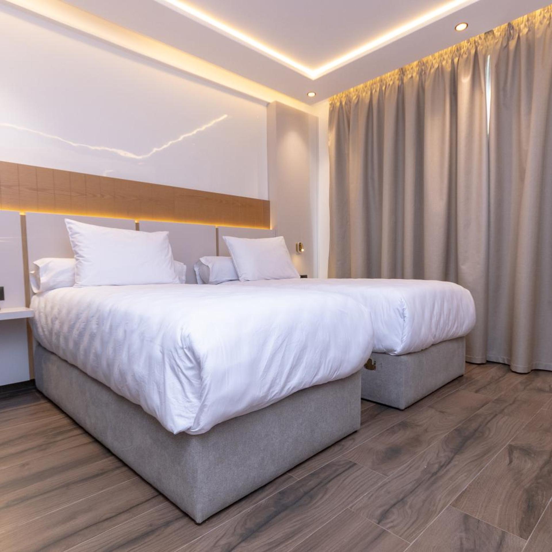 Hotel Esmeralda 29/57