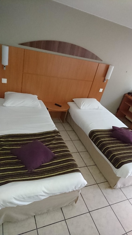 HOTEL KYRIAD TOULOUSE SUD - ROQUES 15/50