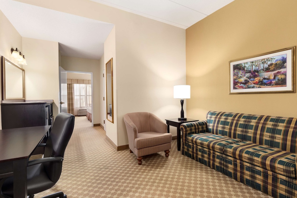 Country Inn Suites By Radisson Frackville Pottsville Pa 19/32