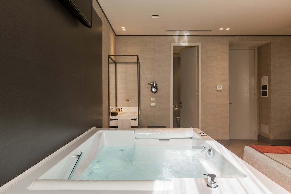 San Carlo Suite 50/71