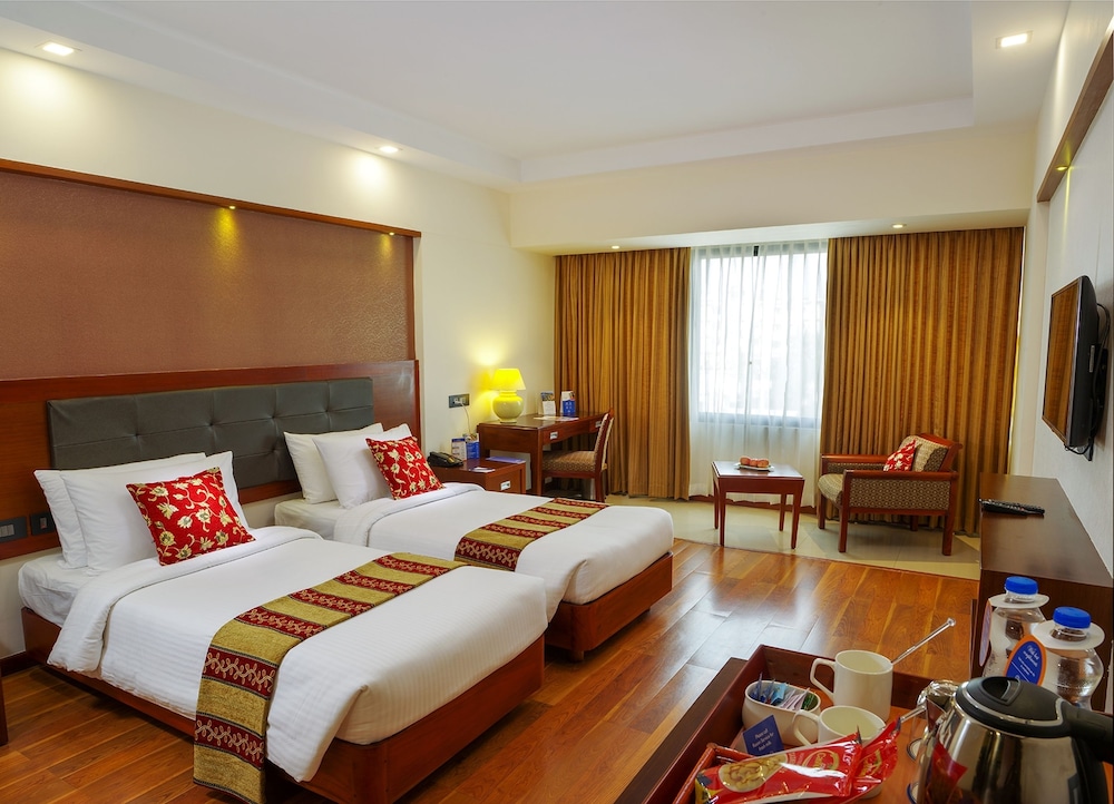 Classic Sarovar Portico 14/56
