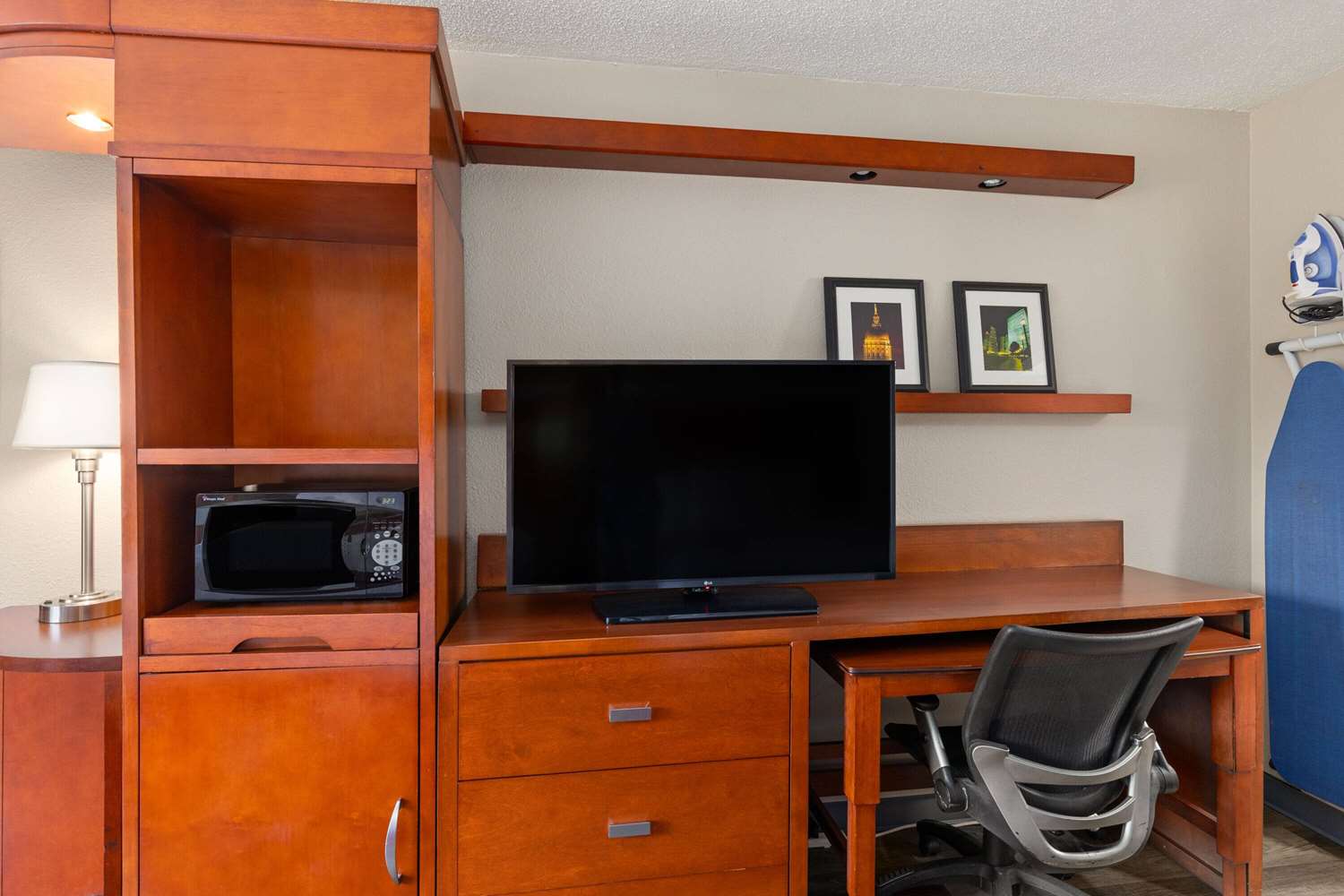 Days Inn by Wyndham Knoxville East 25/31