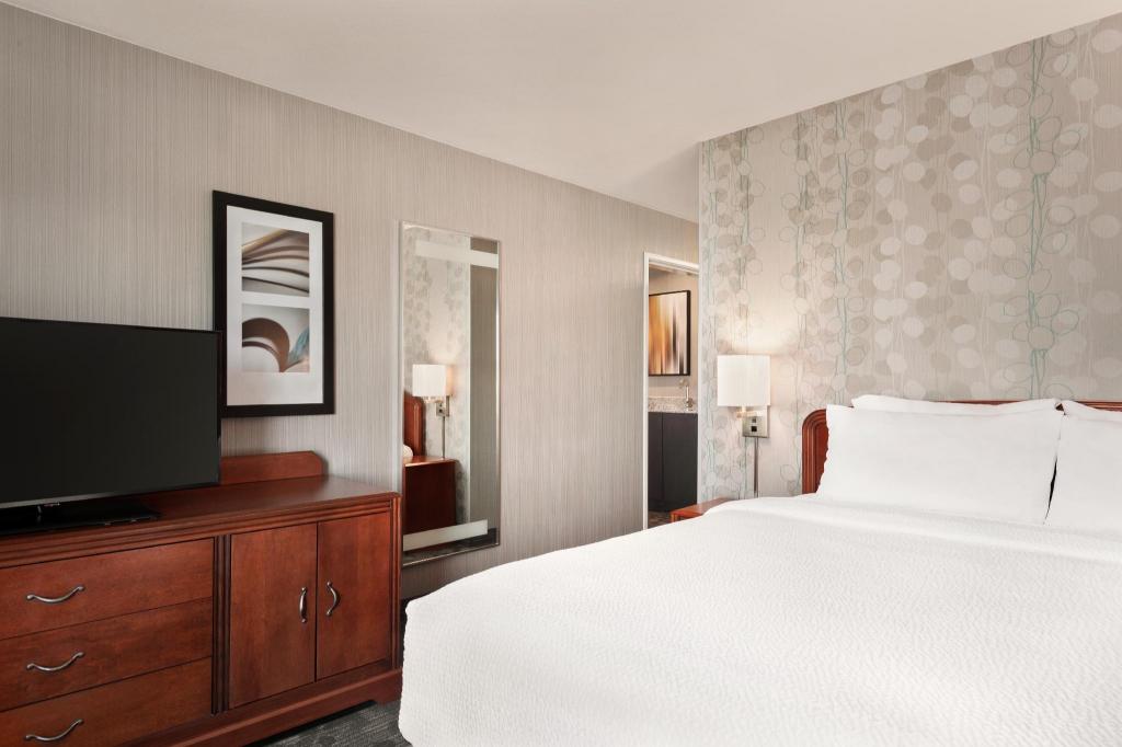 Room at Courtyard by Marriott San Jose South/Morgan Hill, MORGAN HILL - CA