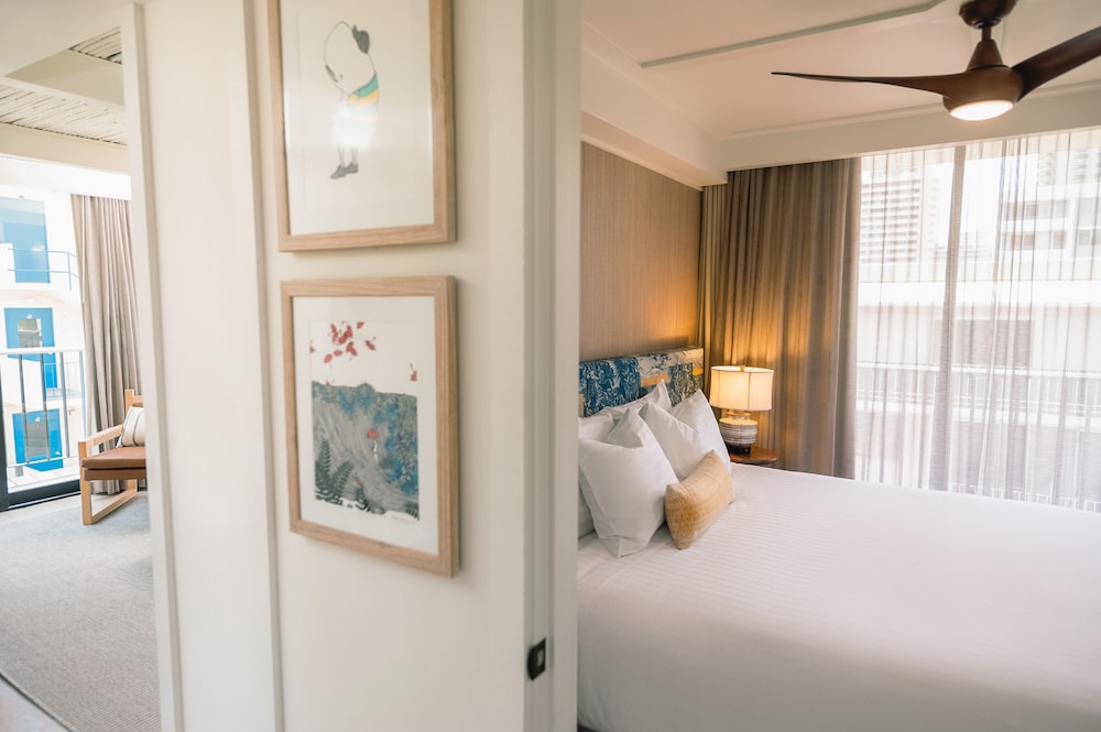 2 BEDROOMS, SUITE