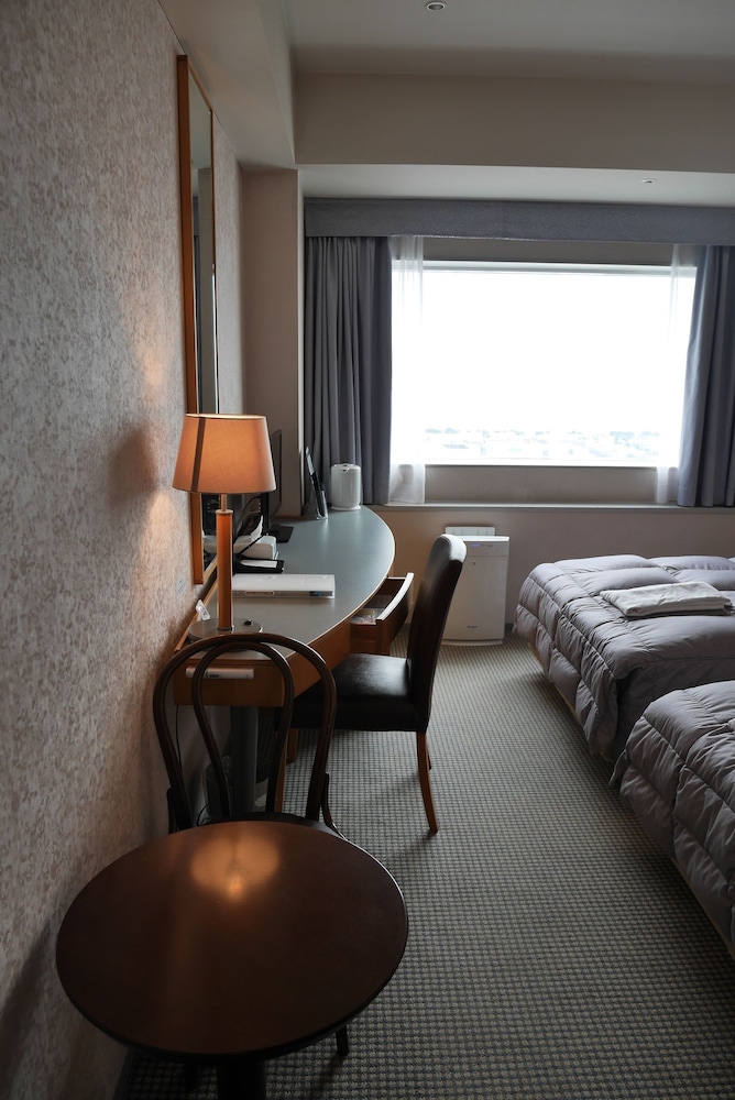 Yokohama Techno Tower Hotel Famiel 54/64