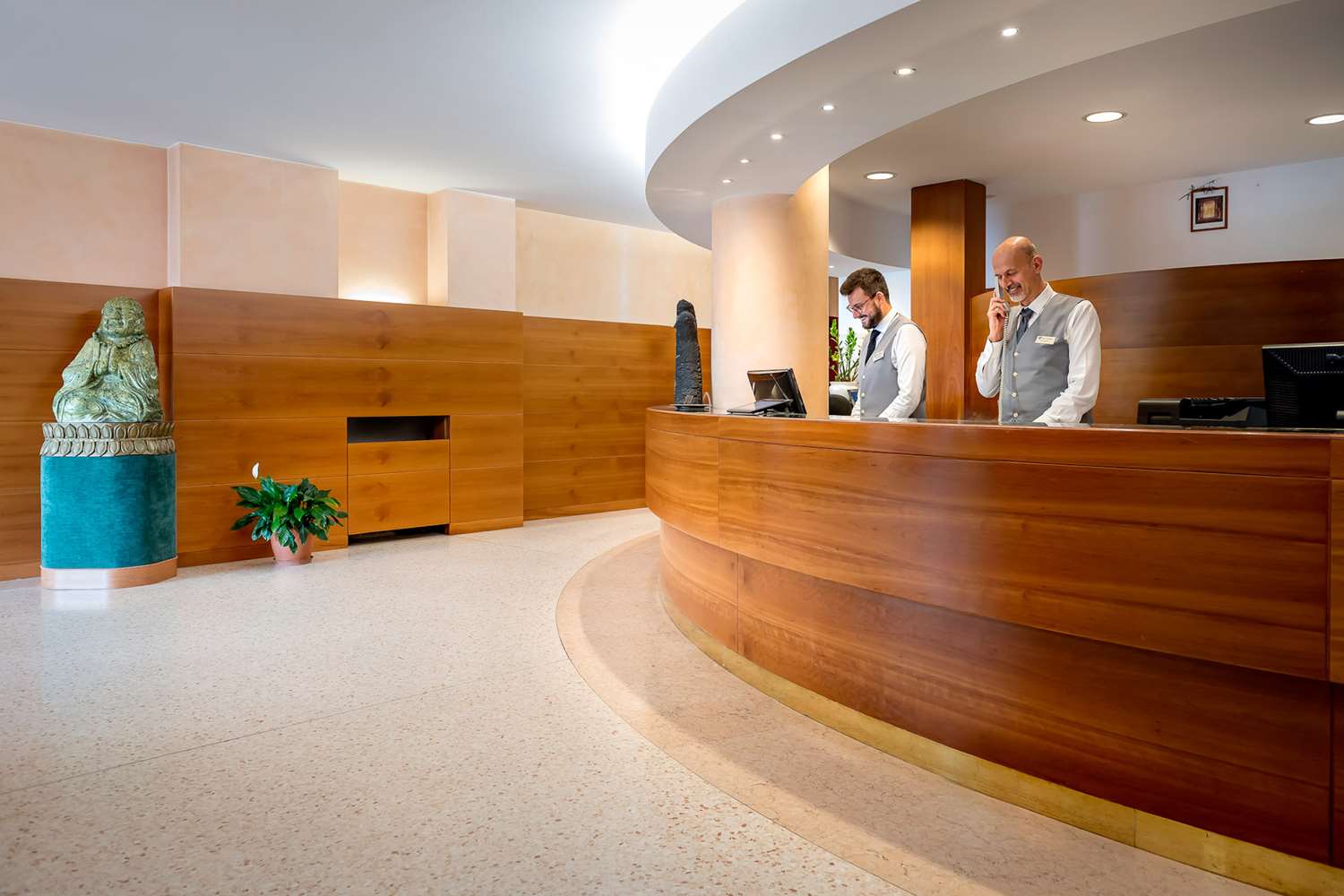 Best Western Cavalieri Della Corona Hotel 8/55
