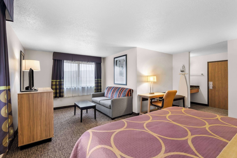 Super 8 by Wyndham Oelwein 29/47