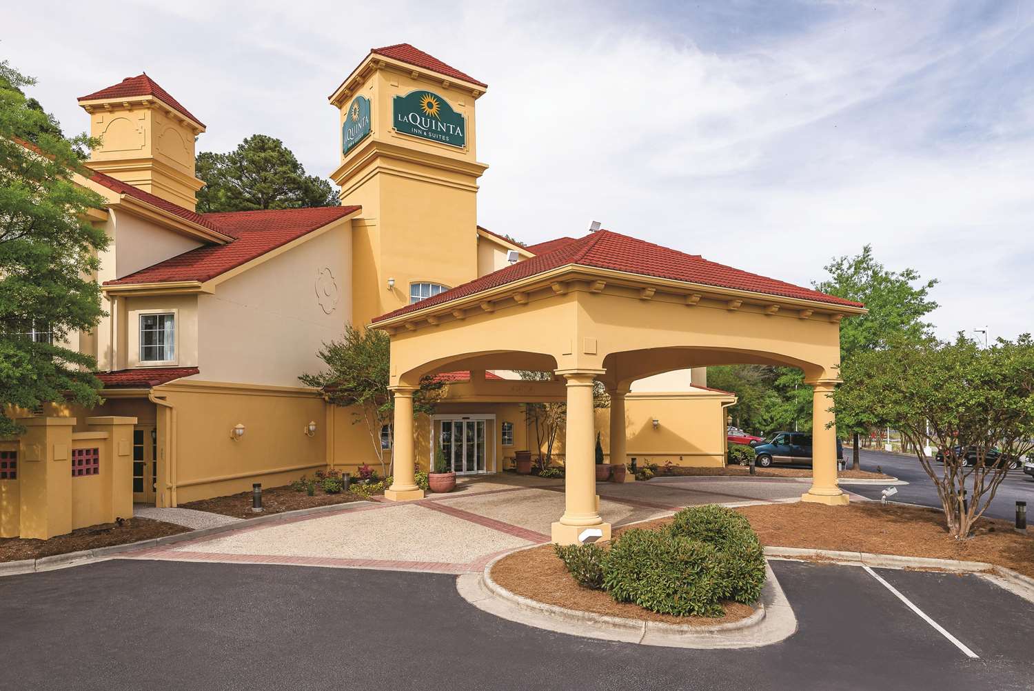 La Quinta Inn & Suites by Wyndham Univ Area Chapel Hill 61/67