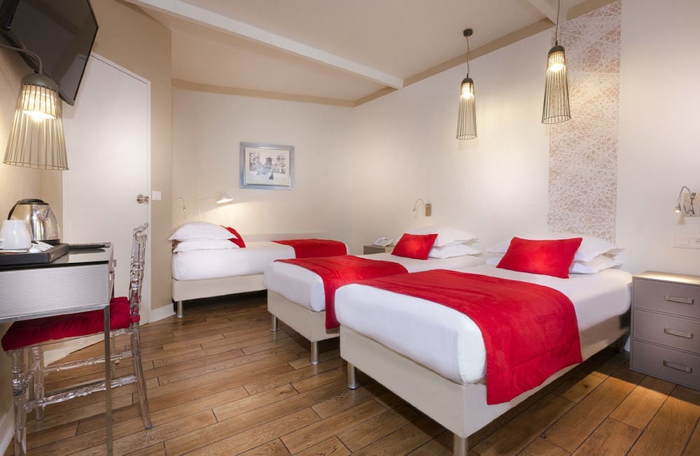 Hotel Eiffel Segur 13/69