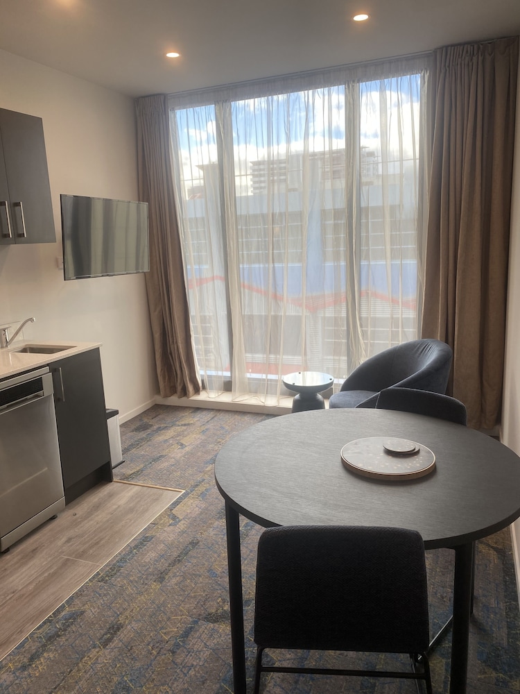 Ramada by Wyndham Wellington Taranaki Street 36/51