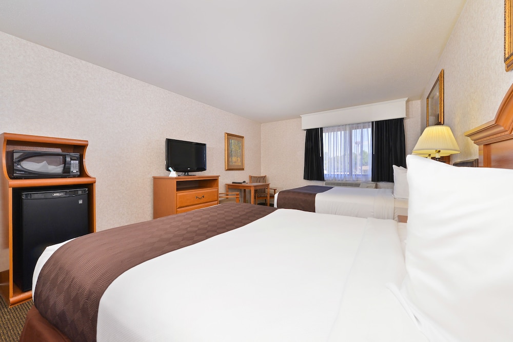 Revel Hotel Minot, SureStay Collection by Best Western 24/66
