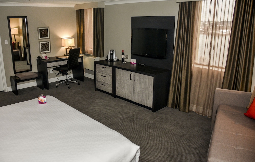 Crowne Plaza Fredericton Lord Beaverbrook 34/74