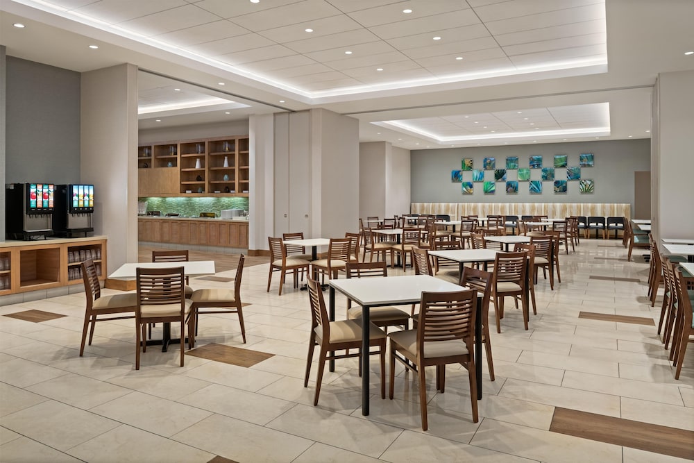 HYATT HOUSE AT ANAHEIM RESORT/CONVENTION CENTER 47/64