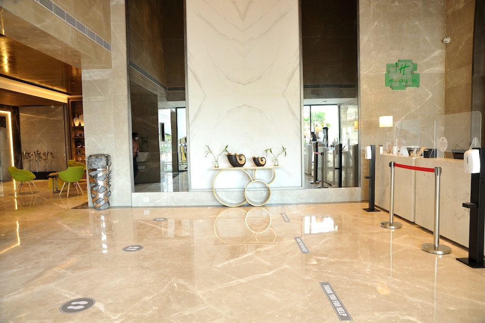 Holiday Inn Gurugram Sector 90 8/77