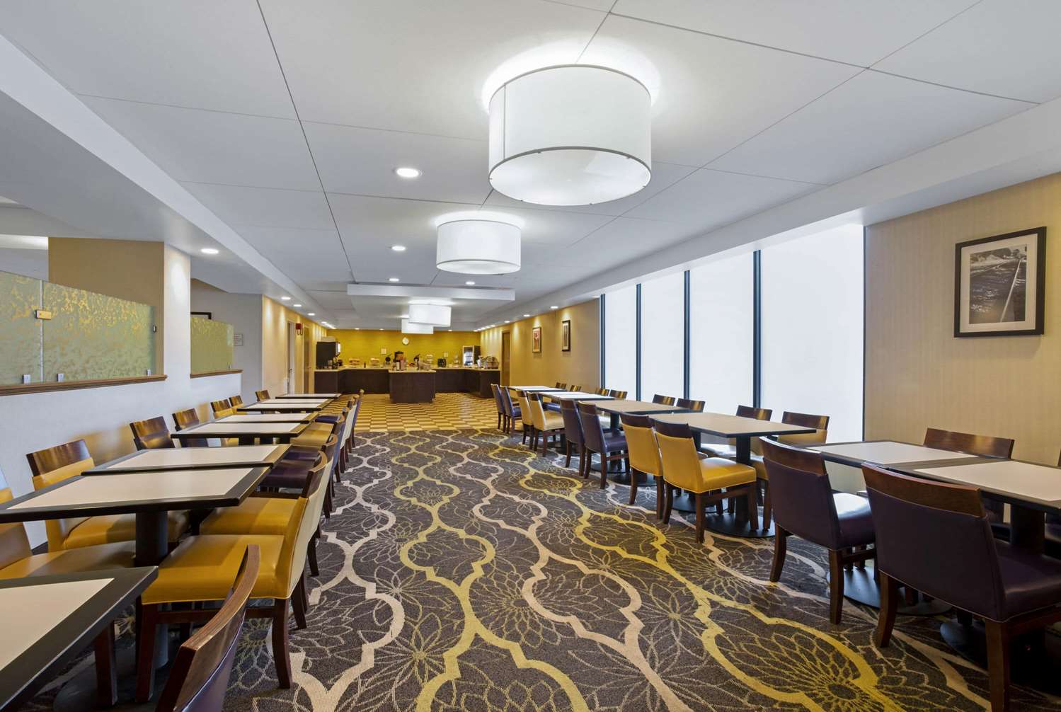 La Quinta Inn & Suites by Wyndham Springfield MA 32/43