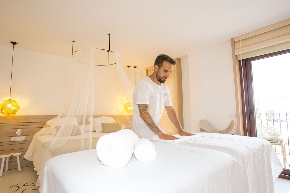 Gatzara Suites Santa Gertrudis 18/76