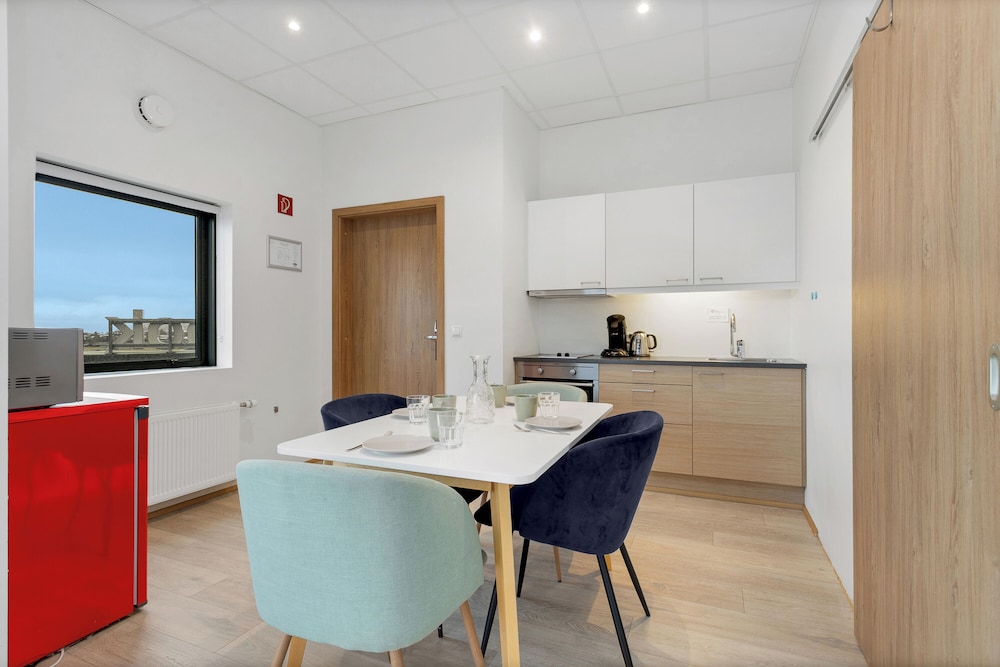 Blue Mountain Apartments 40/50