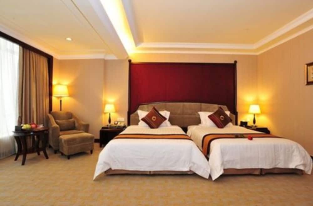 Royal Marina Plaza 24/60