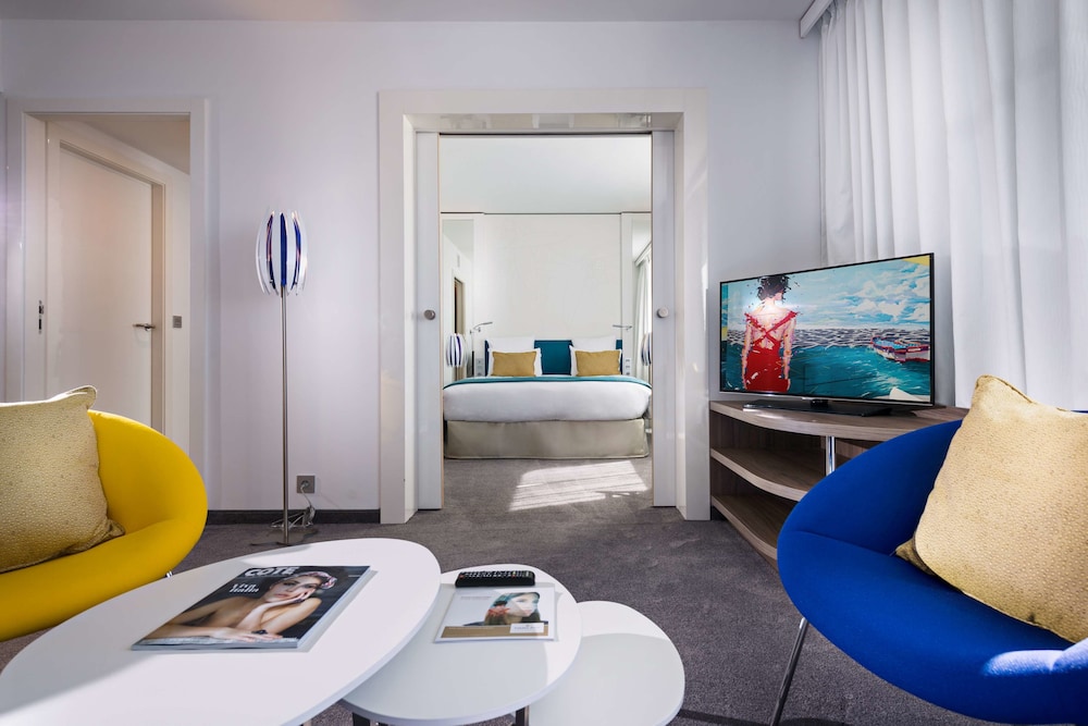 Golden Tulip Marseille Euromed 22/63