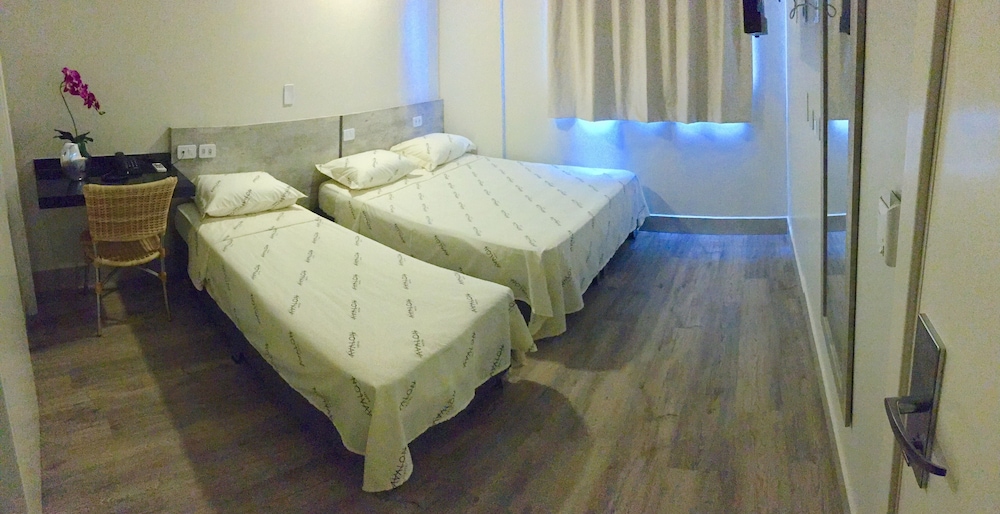 Avalon Hotel 28/49