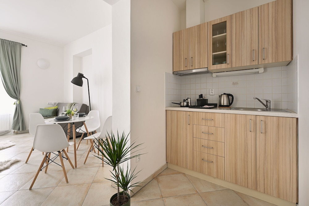 White Swan Boutique Apartments 7/58