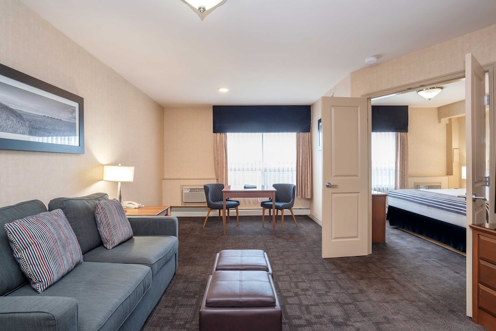Sandman Hotel & Suites Regina 28/47