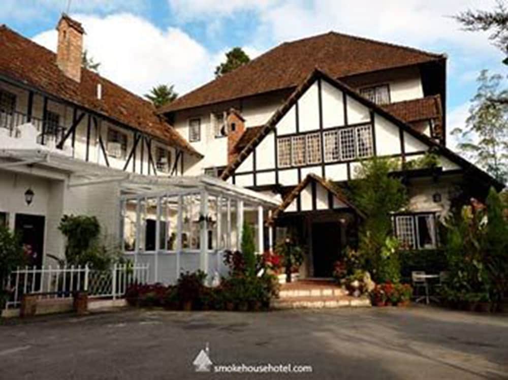 THE SMOKEHOUSE HOTEL 11/50