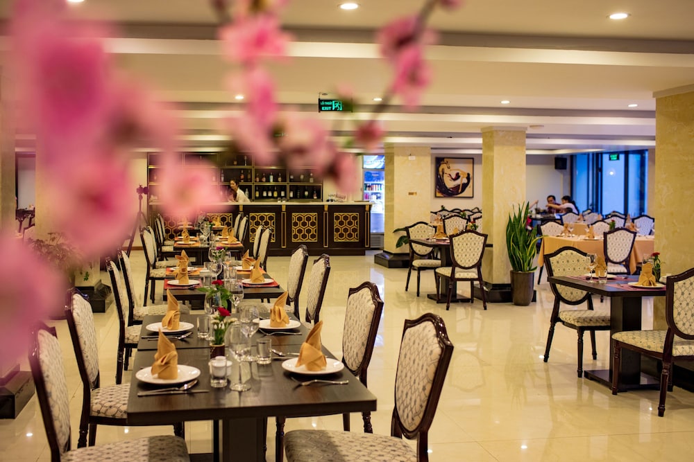 Freesia Hotel 57/72