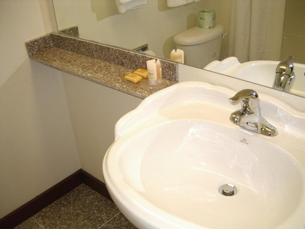 Days Inn by Wyndham Grande Prairie 7/15