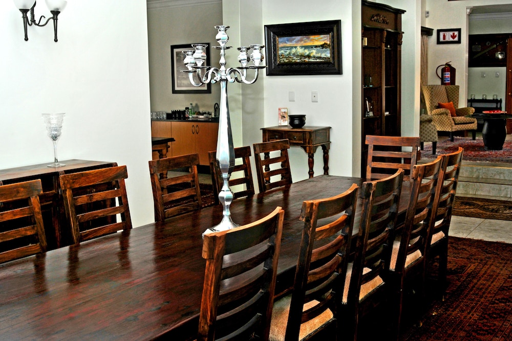 All Seasons Boutique Hotel 85/100