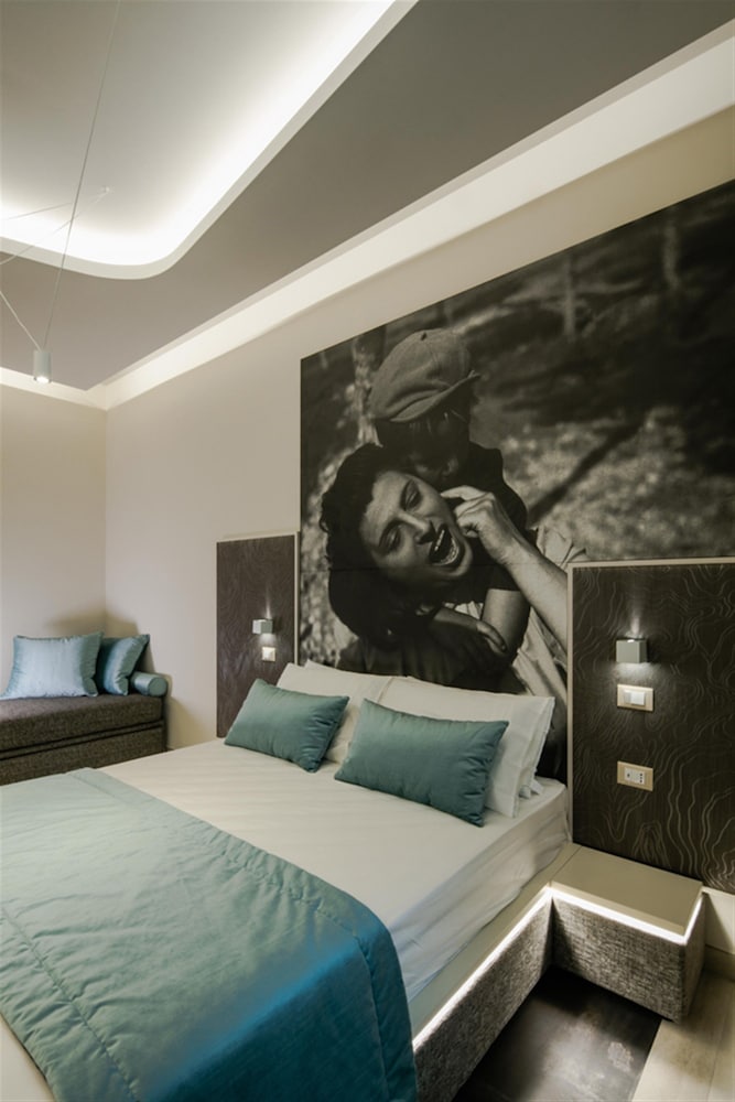 Via Veneto Luxury Suites 24/50