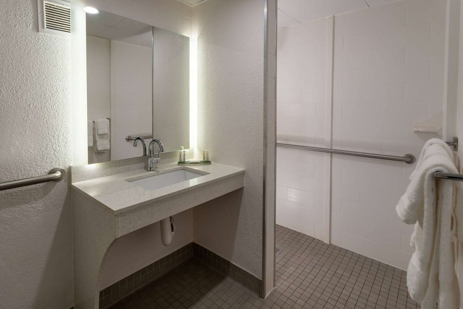 Baymont by Wyndham White Plains Elmsford 44/44