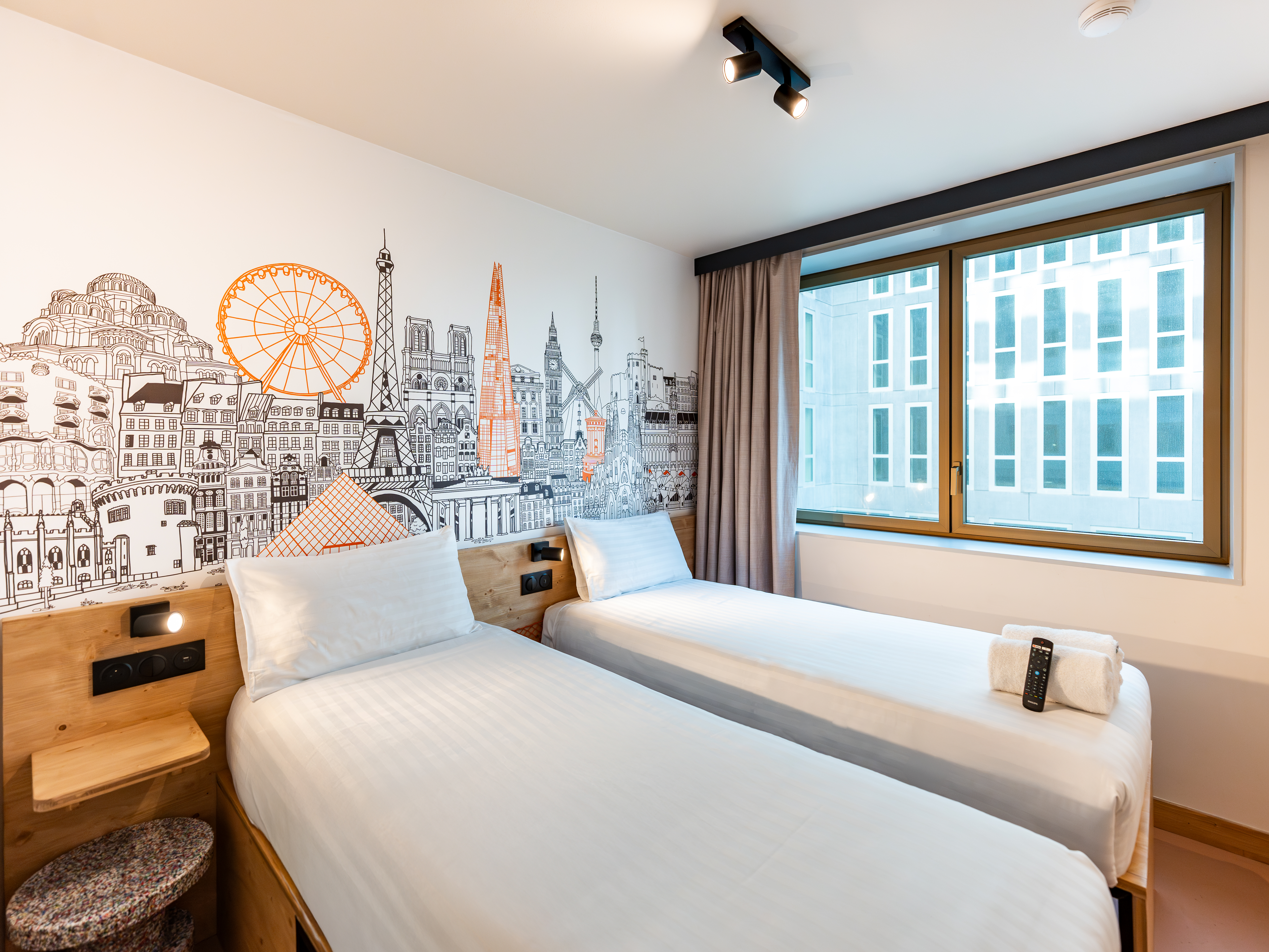 Twin, easyHotel Madrid Alcala 2/9