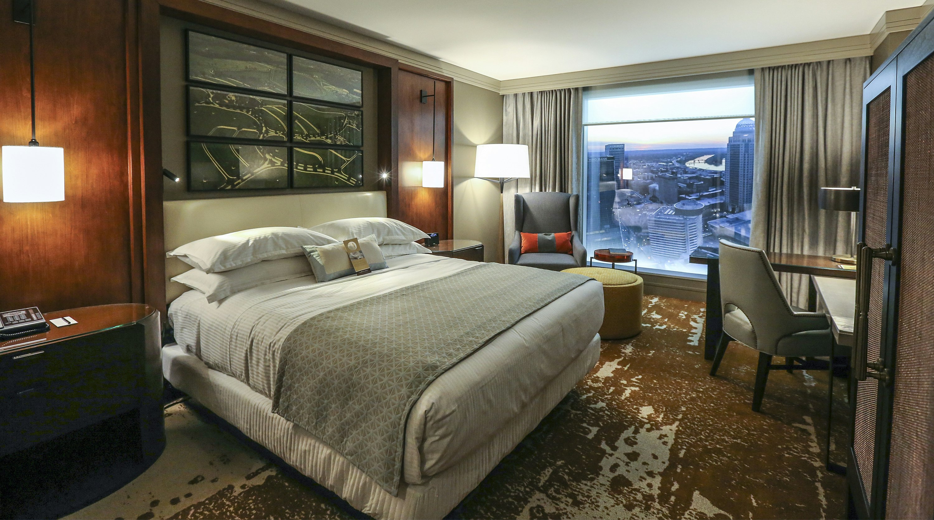 Omni Louisville Hotel 26/88
