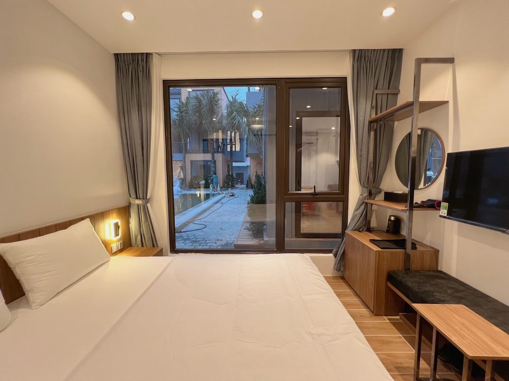The Marron Hotel 23/50