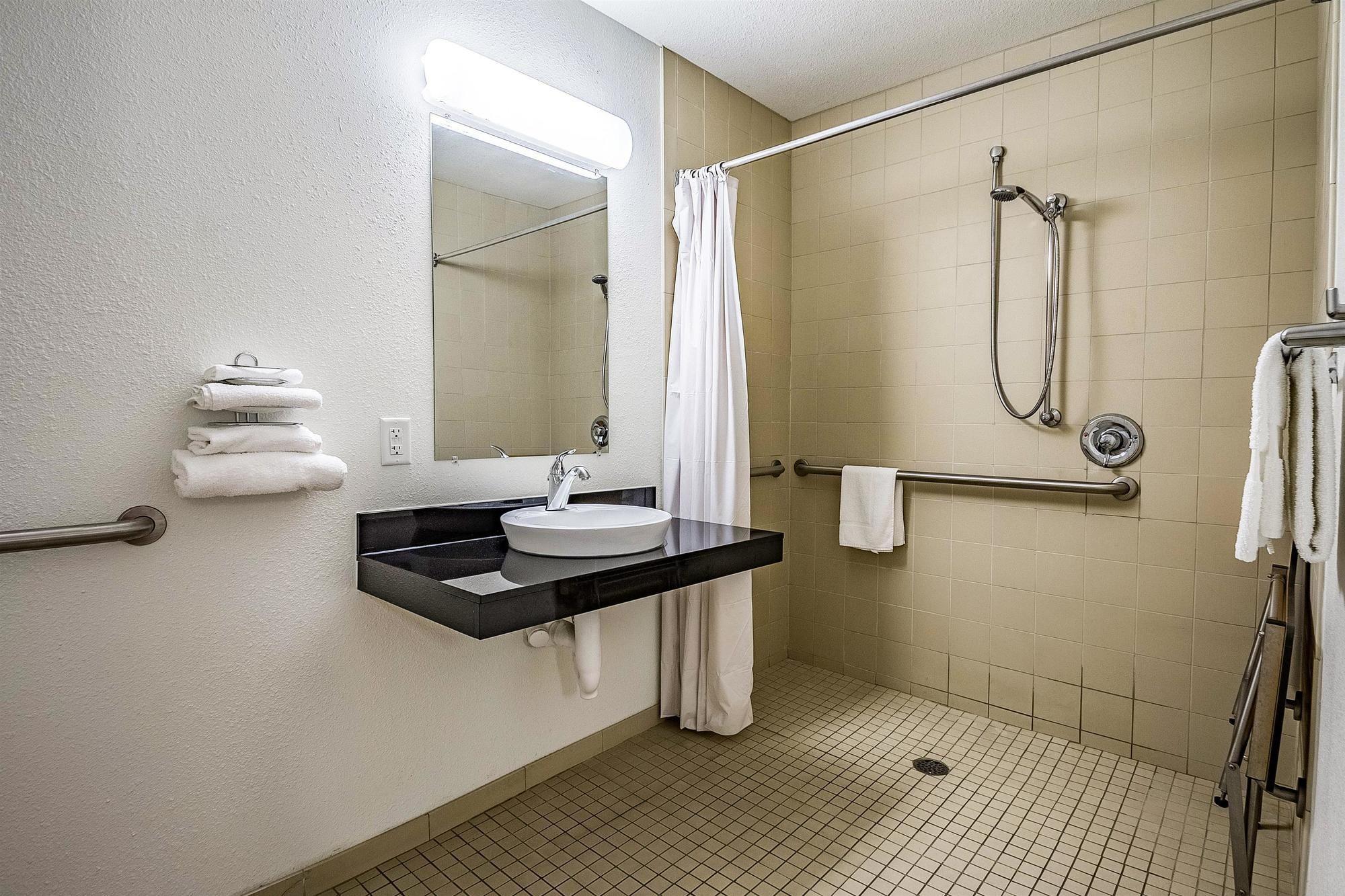 Park Inn by Radisson, Salt Lake City Airport 46/47