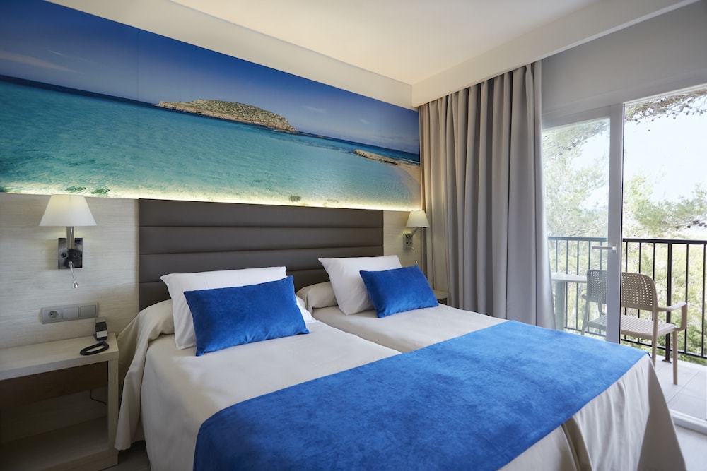 Invisa Hotel Club Cala Blanca 19/44