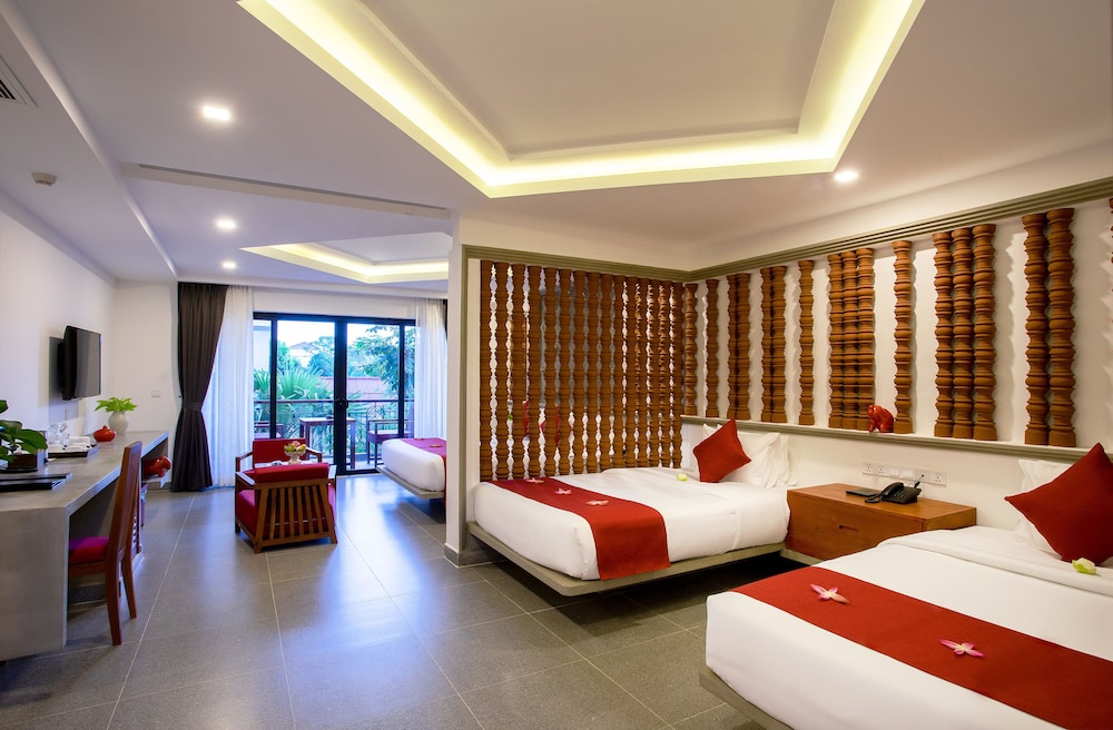 1 BEDROOM, DELUXE, TRIPLE
