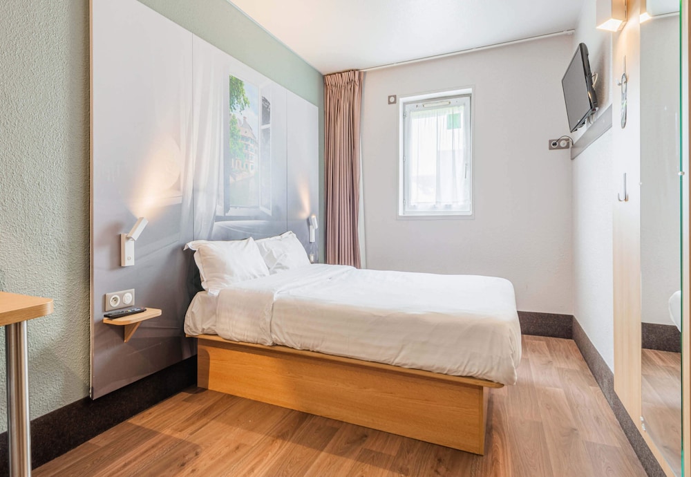 ROOM, DOUBLE BED, ACCESSIBLE