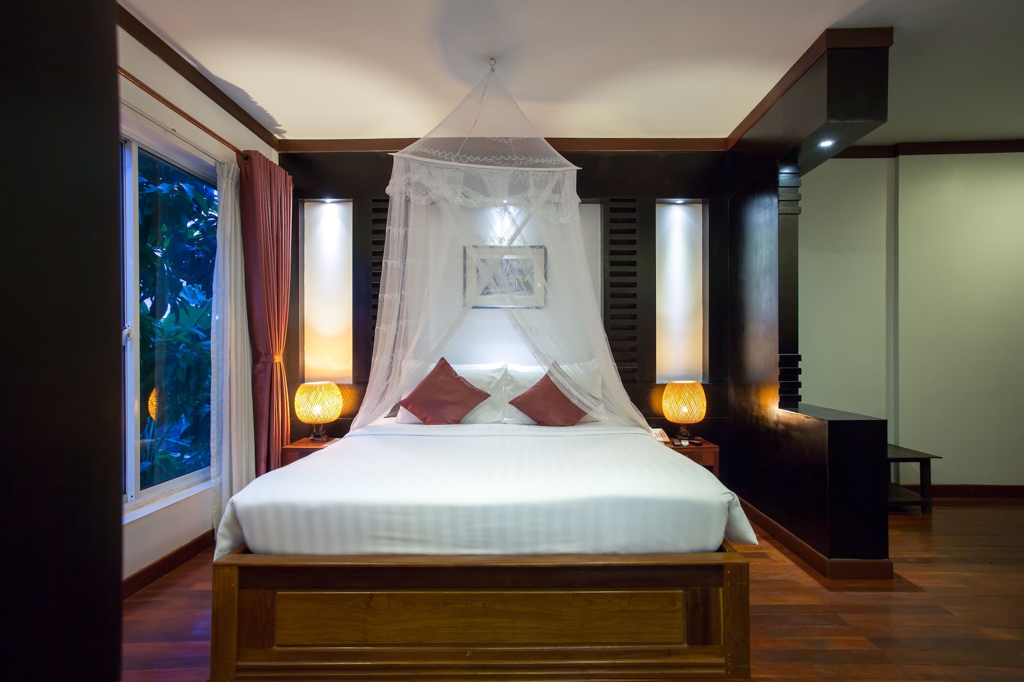 Junior Suite, King Bed, Balcony