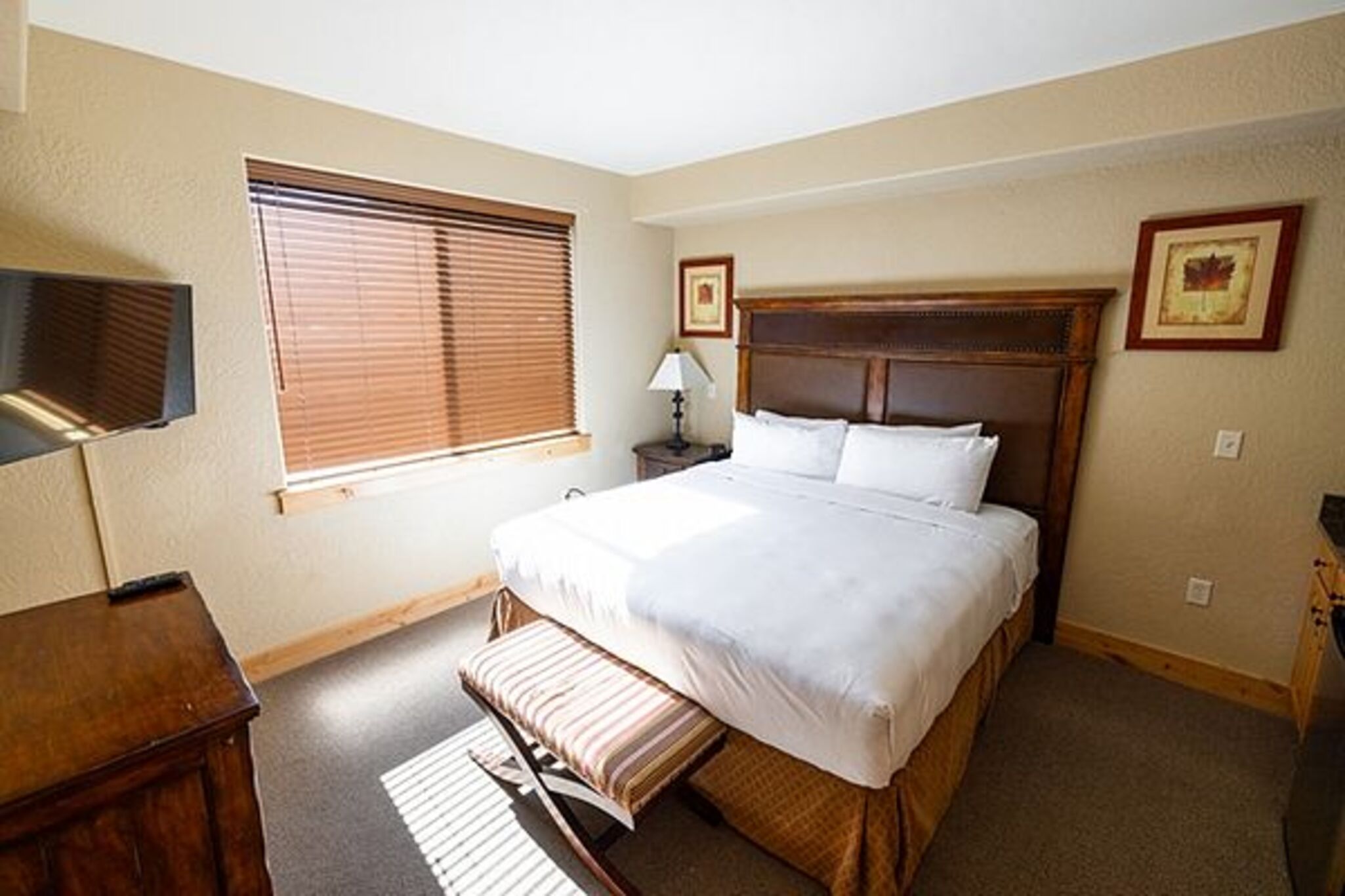جناح بغرفة نوم واحدة، Silverado Lodge 4/10