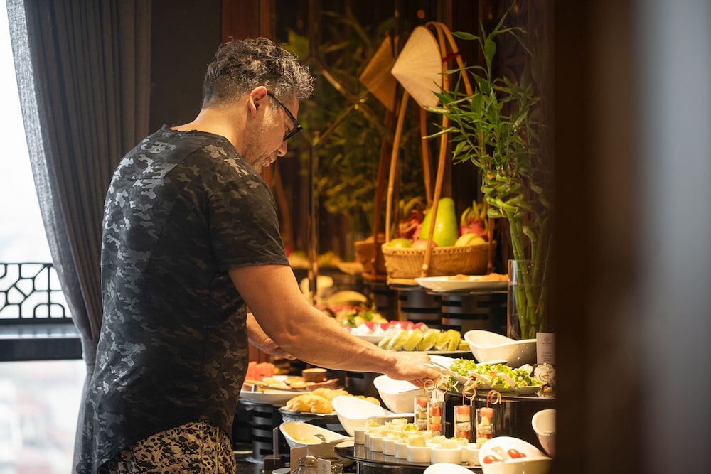 Rex Hanoi Hotel 10/68