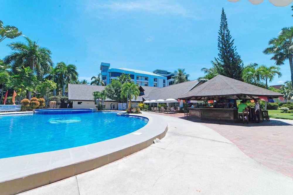 The Ritz Hotel At Garden Oases 28/33