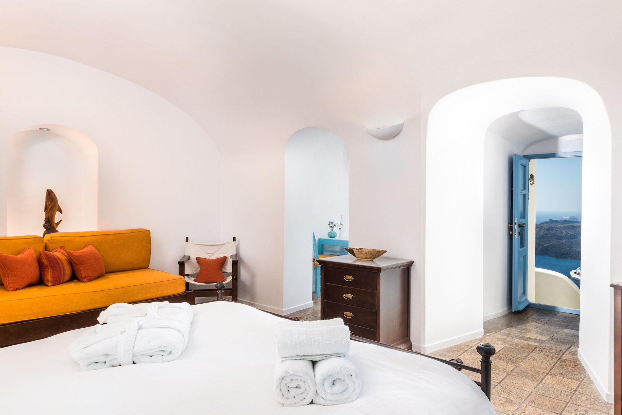 Suite, 1 King and 1 Single Beds, Caldera View